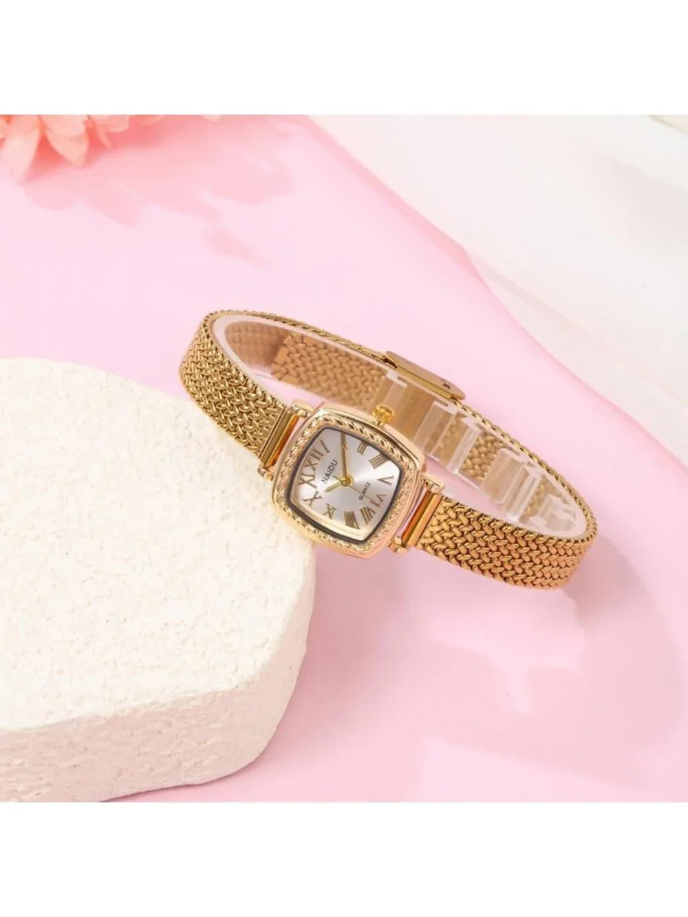 Women's Gold Analog Quartz Vintage Square Alloy Steel Roman Numeral Wrist Watch
